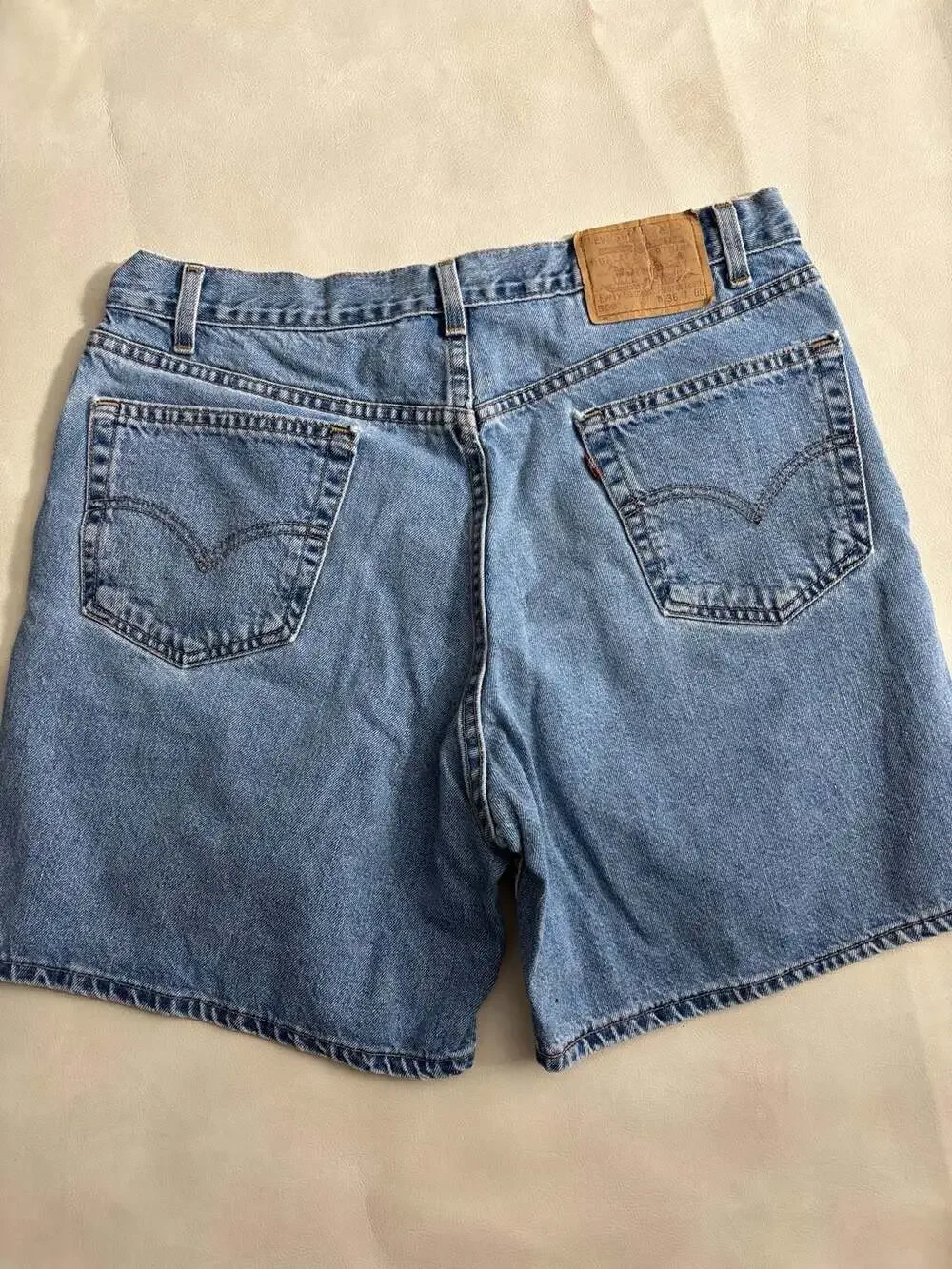 Levi's 550 Relaxed Fit Shorts Size 36 Light Wash Denim